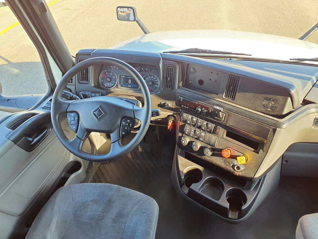 2019 International LT625 Sleeper Semi Truck – 73″ Condo Sleeper, 450HP, 10