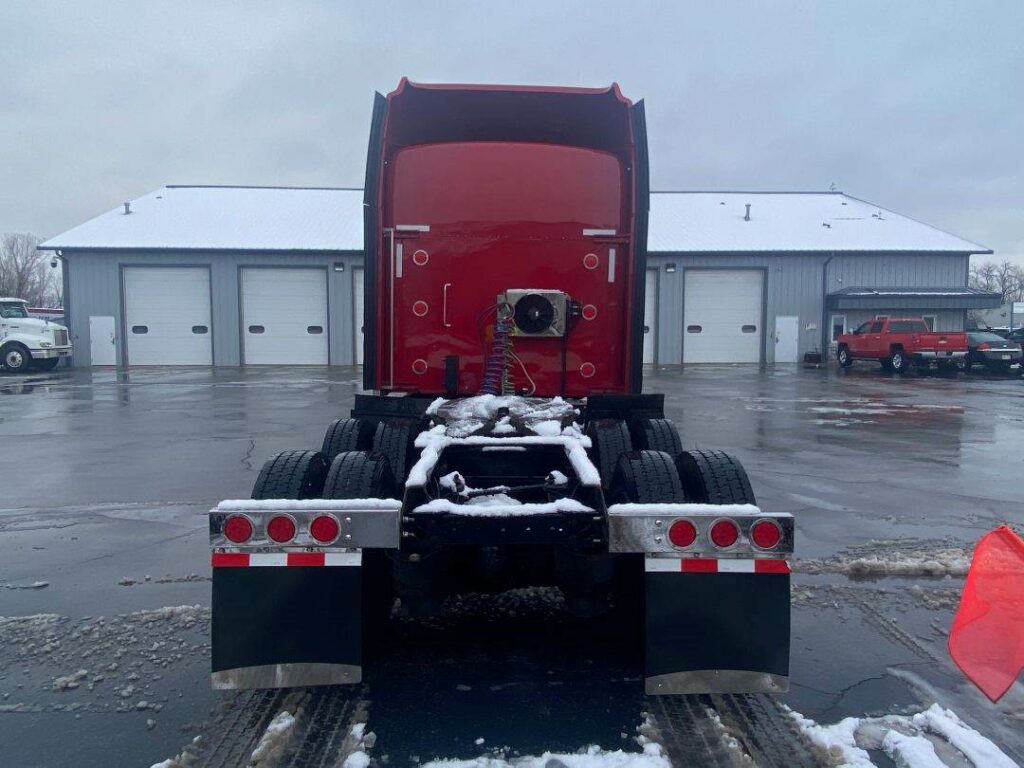 2015 Kenworth T660 Sleeper Semi Truck