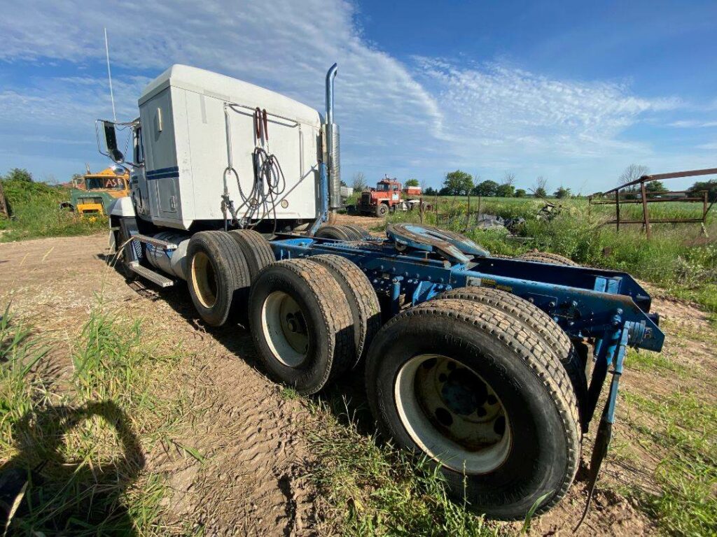 1997 Mack CH613 Sleeper Semi Truck