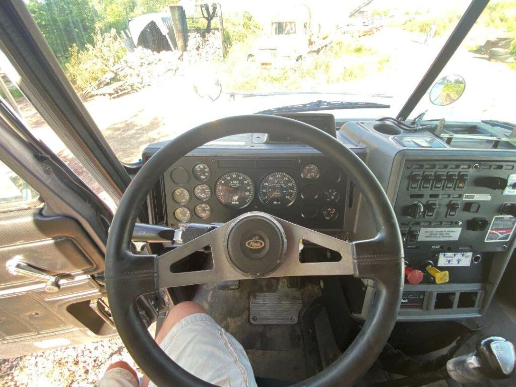 1997 Mack CH613 Sleeper Semi Truck