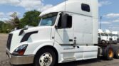 2017 Volvo VNL64T Sleeper Semi Truck – 61″ Condo Sleeper, 455HP, 12