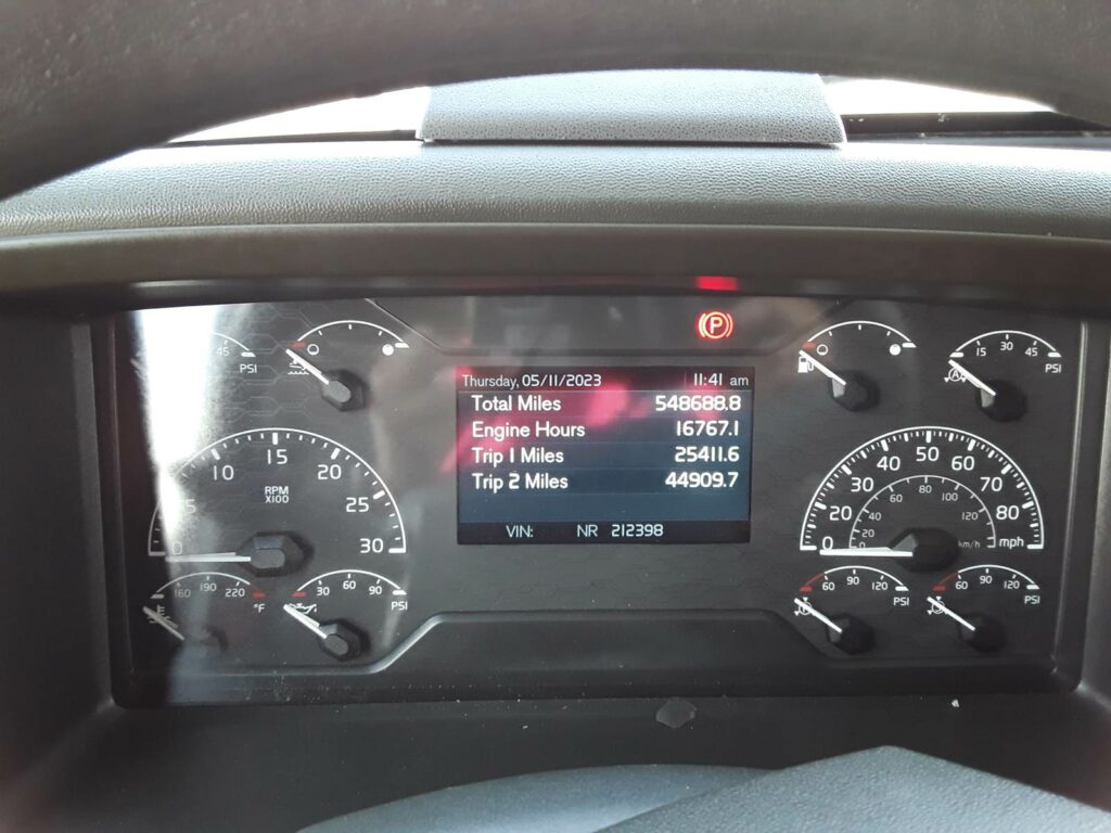 2019 Volvo VNL64T760 Sleeper Semi Truck – 61″ Condo Sleeper, 450HP, 10