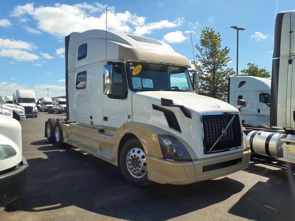 2018 Volvo VNL64T780 Sleeper Semi Truck – 77″ Condo Sleeper, 455HP, 12