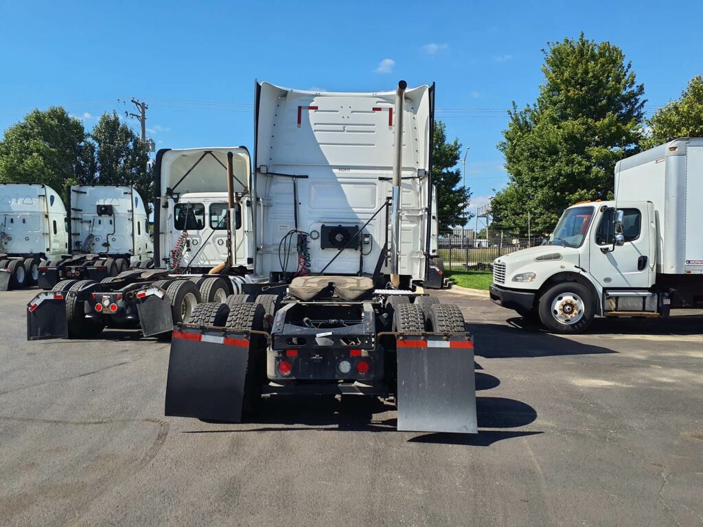 2018 Volvo VNL64T780 Sleeper Semi Truck – 77″ Condo Sleeper, 455HP, 12