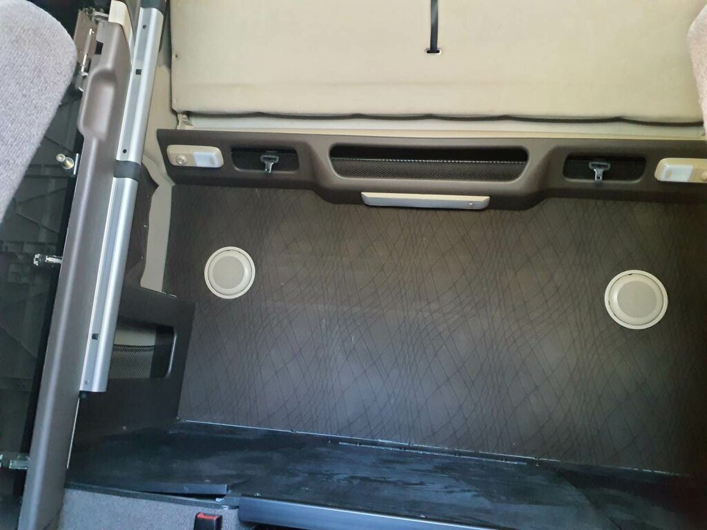 2018 Volvo VNL64T780 Sleeper Semi Truck – 77″ Condo Sleeper, 455HP, 12