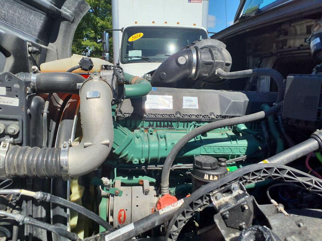 2018 Volvo VNL64T780 Sleeper Semi Truck – 77″ Condo Sleeper, 455HP, 12