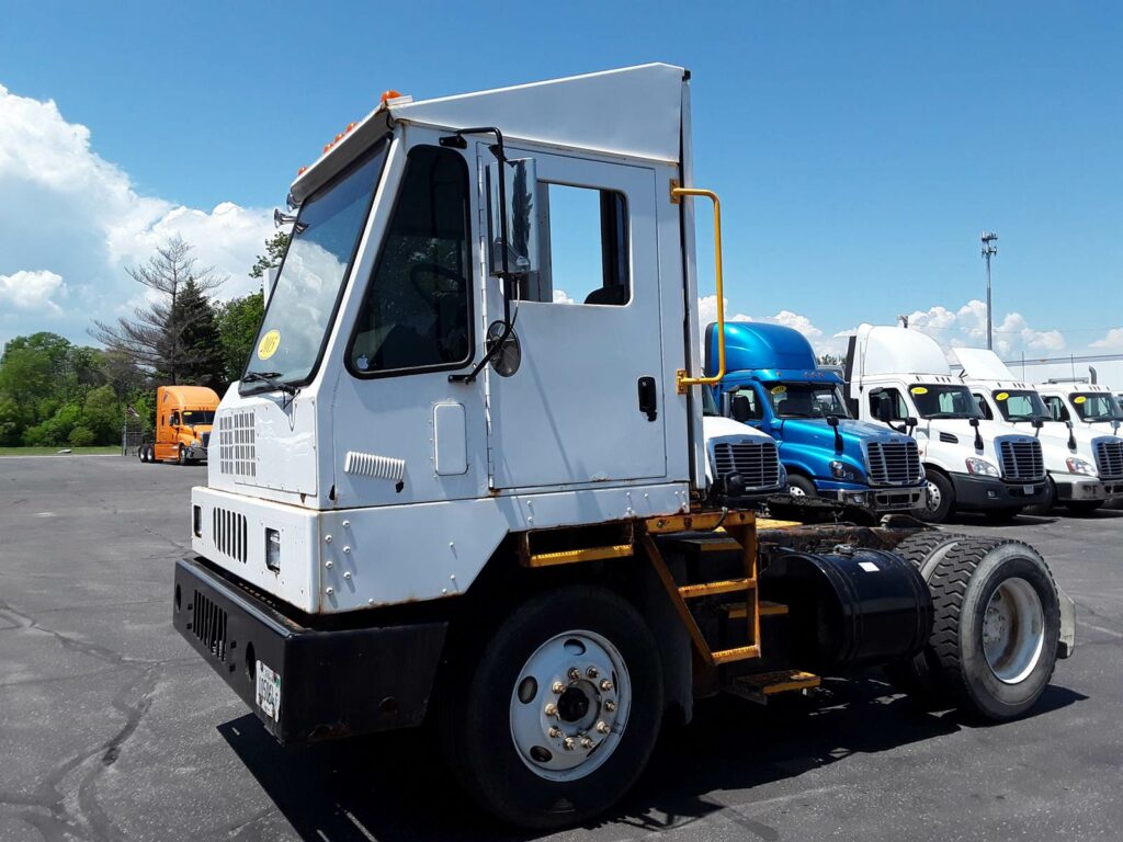 2015 Ottawa C30 Yard Spotter Truck – 200HP, 6