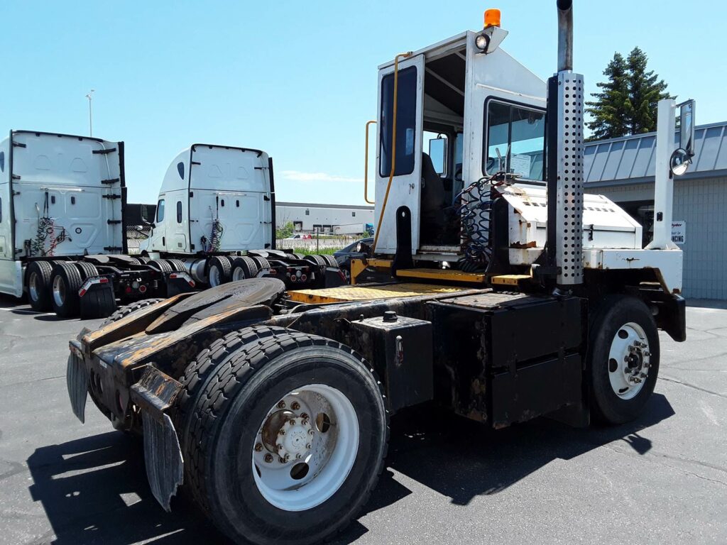 2015 Ottawa C30 Yard Spotter Truck – 200HP, 6