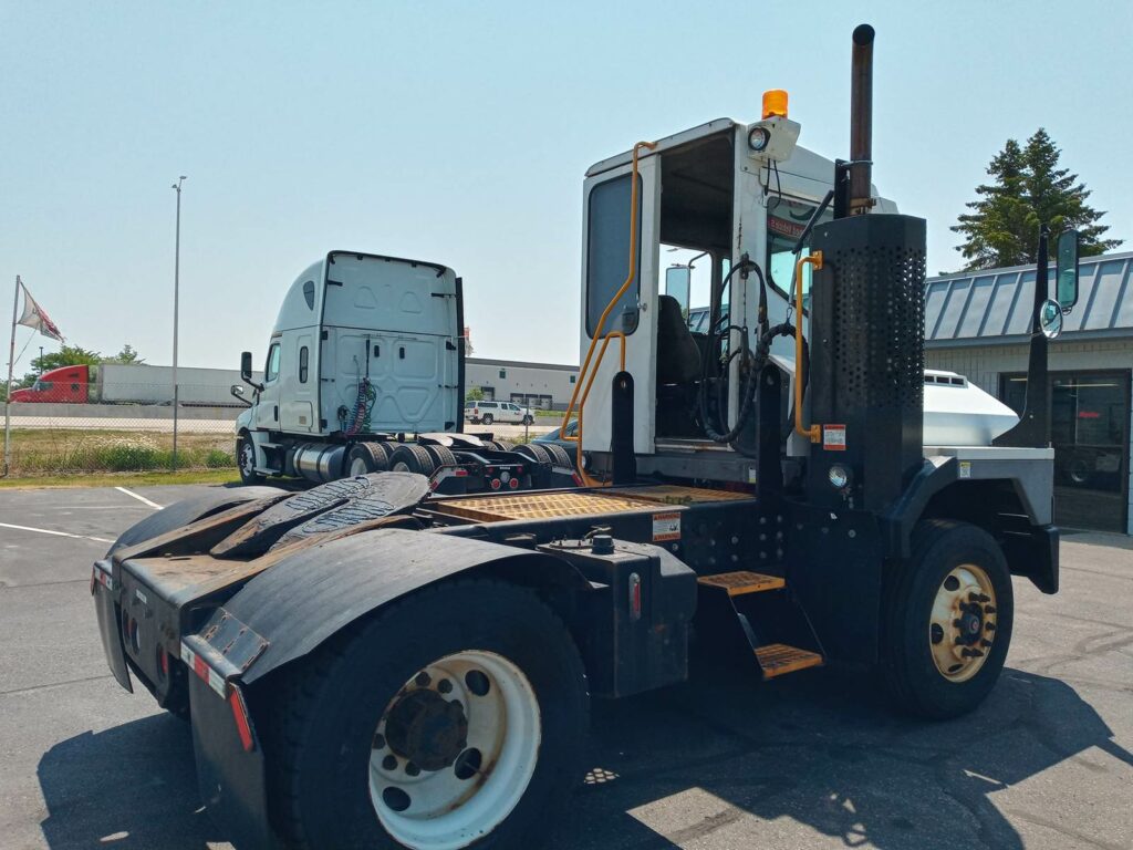 2019 Ottawa T2 Yard Spotter Truck – 200HP, 6