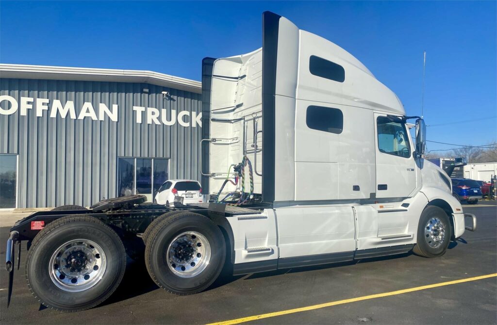 2024 Volvo VNL64T760