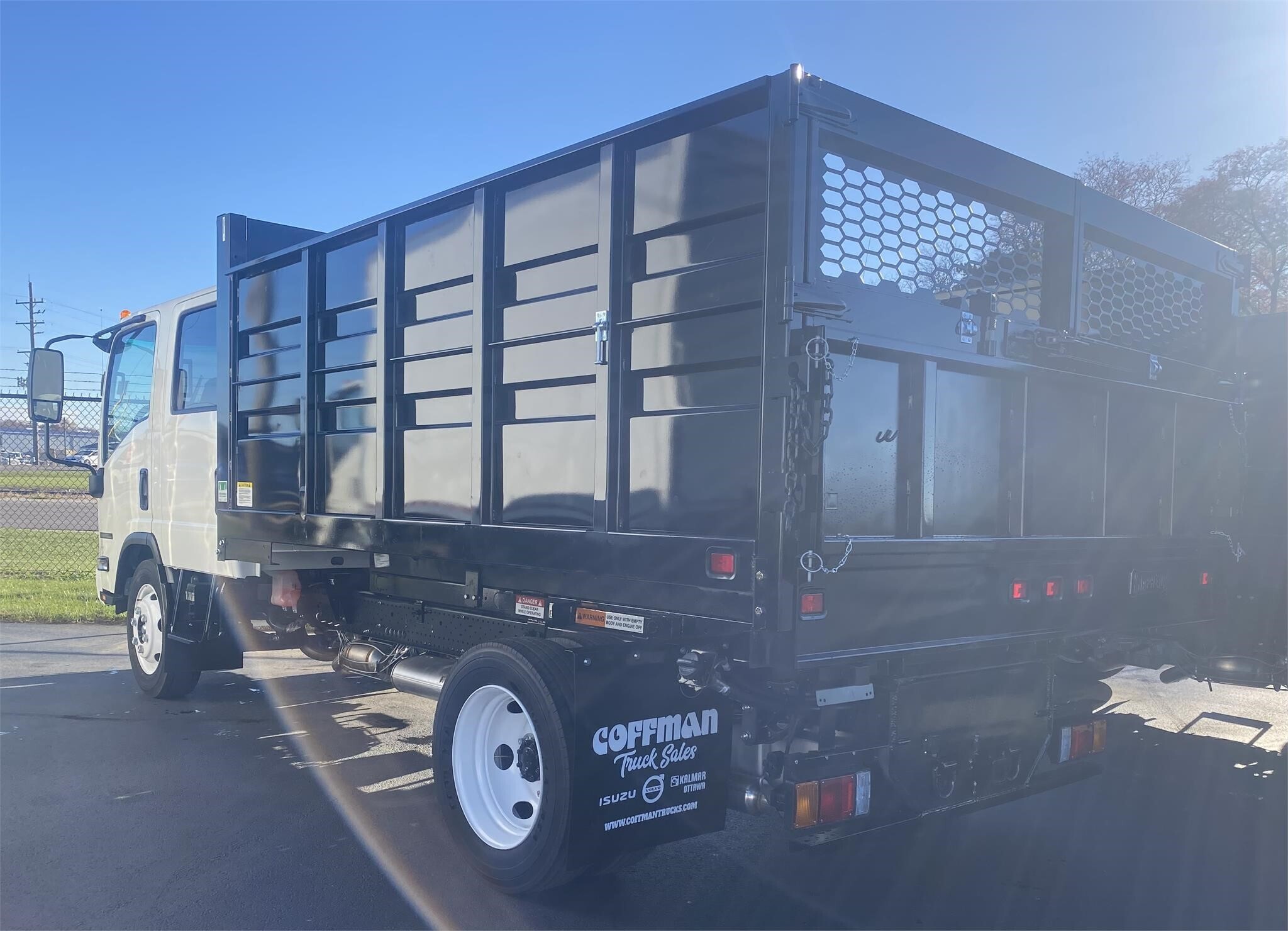 2024 Isuzu NPR HD HandshakeFleet 2024-isuzu-npr-hd-handshakefleet