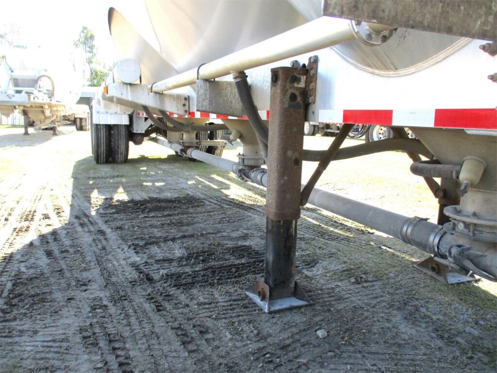 2019 Southern Welding ALUMINUM 1000 CUBIC FT PNEUMATIC TANKER