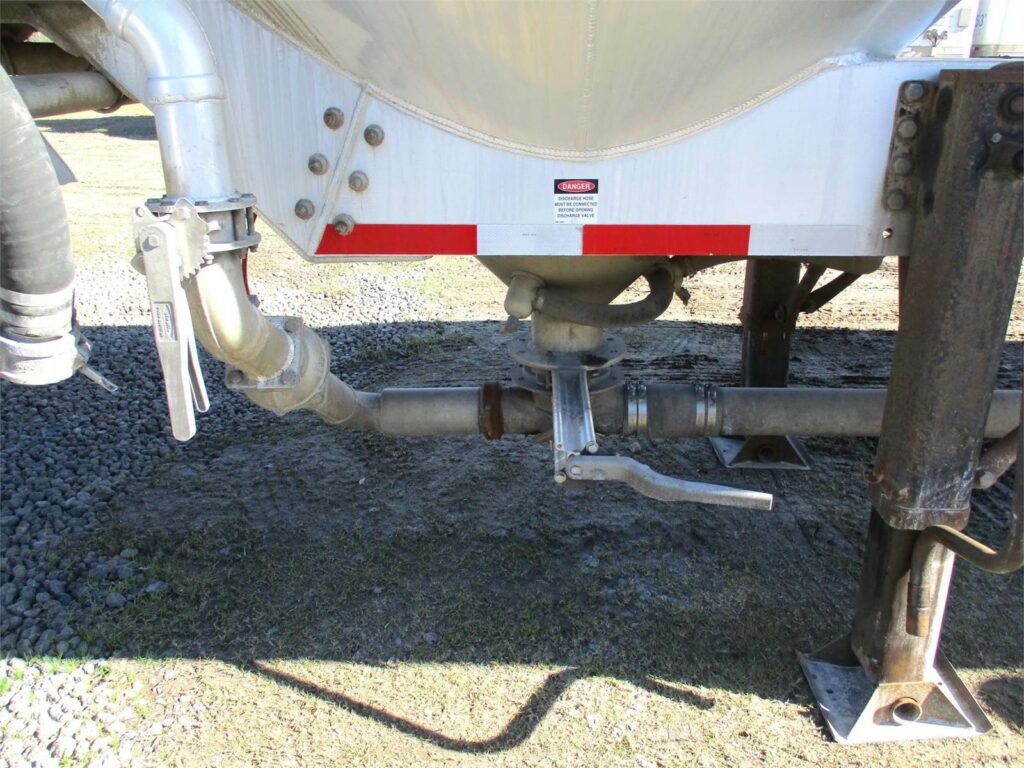 2019 Southern Welding ALUMINUM 1000 CUBIC FT PNEUMATIC TANKER