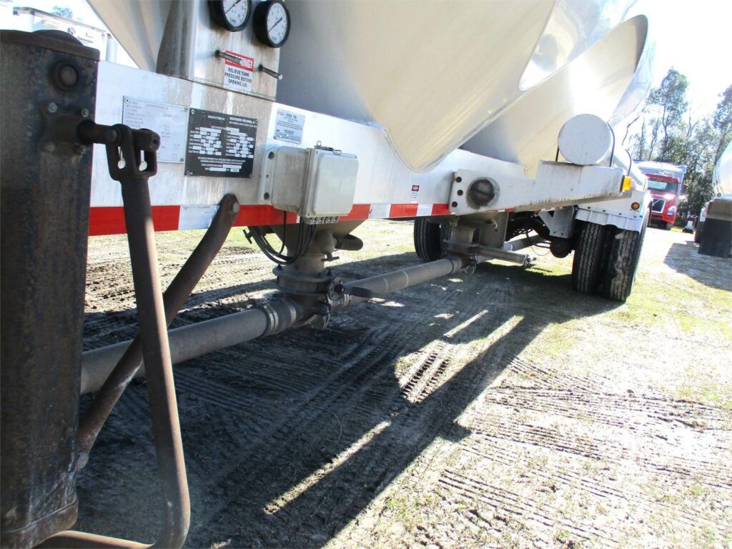 2019 Southern Welding ALUMINUM 1000 CUBIC FT PNEUMATIC TANKER