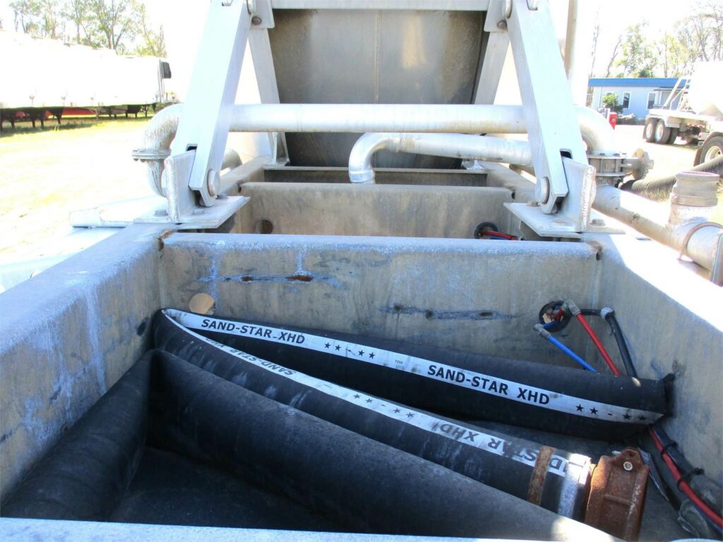 2019 Southern Welding ALUMINUM 1000 CUBIC FT PNEUMATIC TANKER