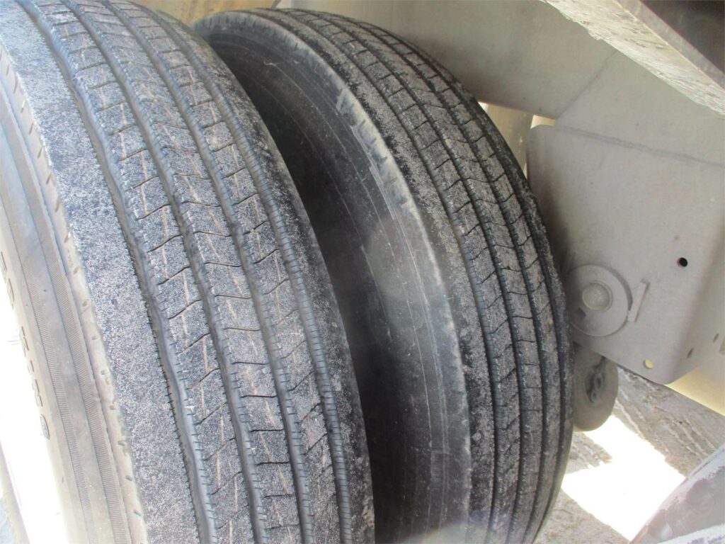 2019 Southern Welding ALUMINUM 1000 CUBIC FT PNEUMATIC TANKER