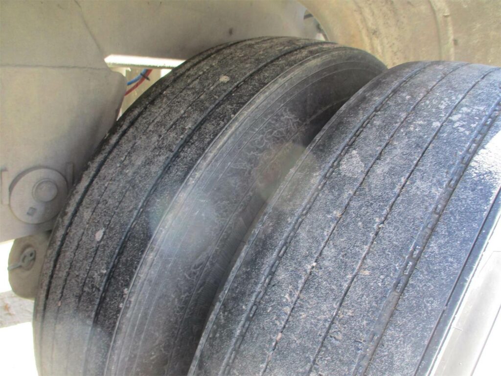 2019 Southern Welding ALUMINUM 1000 CUBIC FT PNEUMATIC TANKER