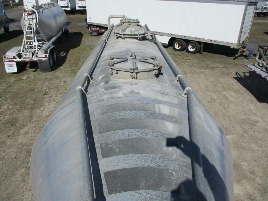 2019 Southern Welding ALUMINUM 1000 CUBIC FT PNEUMATIC TANKER