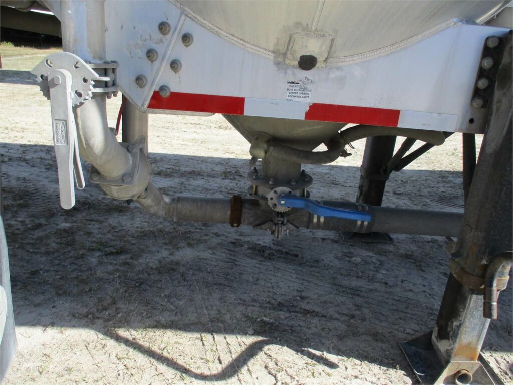 2019 Southern Welding ALUMINUM 1000 CUBIC FT PNEUMATIC TANKER