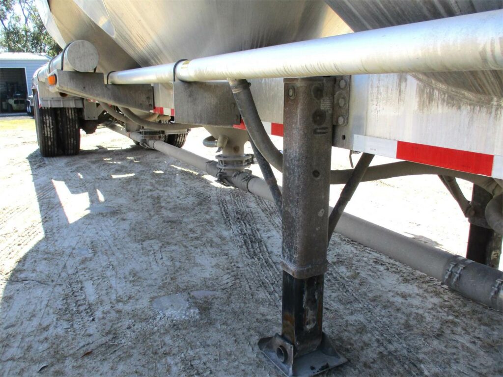 2019 Southern Welding ALUMINUM 1000 CUBIC FT PNEUMATIC TANKER