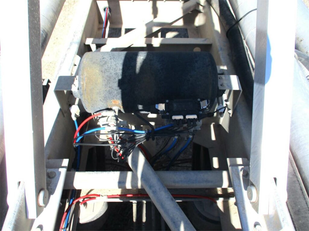 2019 Southern Welding ALUMINUM 1000 CUBIC FT PNEUMATIC TANKER