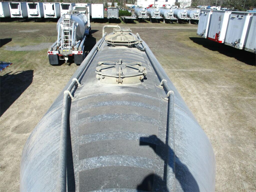 2019 Southern Welding ALUMINUM 1000 CUBIC FT PNEUMATIC TANKER