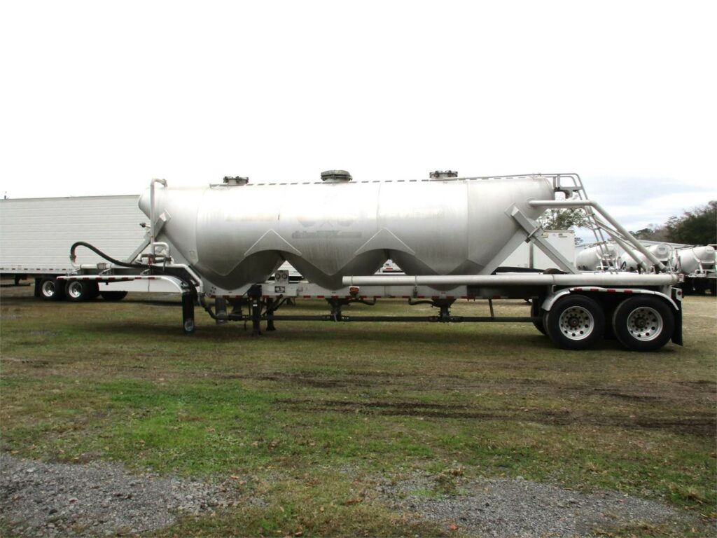 2019 Southern Welding ALUMINUM 1000 CUBIC FT PNEUMATIC TANKER