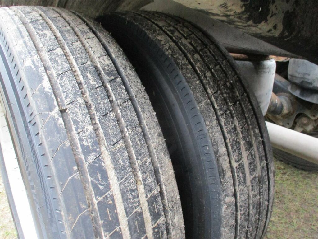 2019 Southern Welding ALUMINUM 1000 CUBIC FT PNEUMATIC TANKER