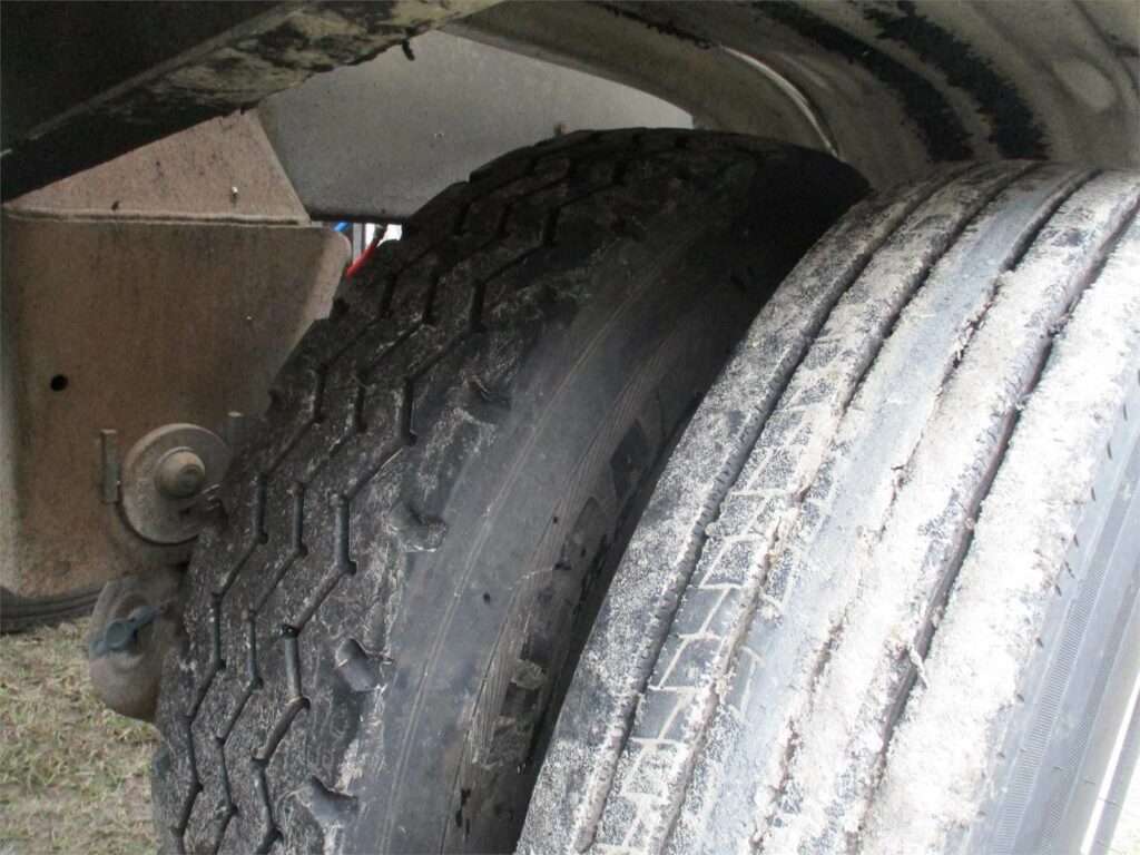 2019 Southern Welding ALUMINUM 1000 CUBIC FT PNEUMATIC TANKER