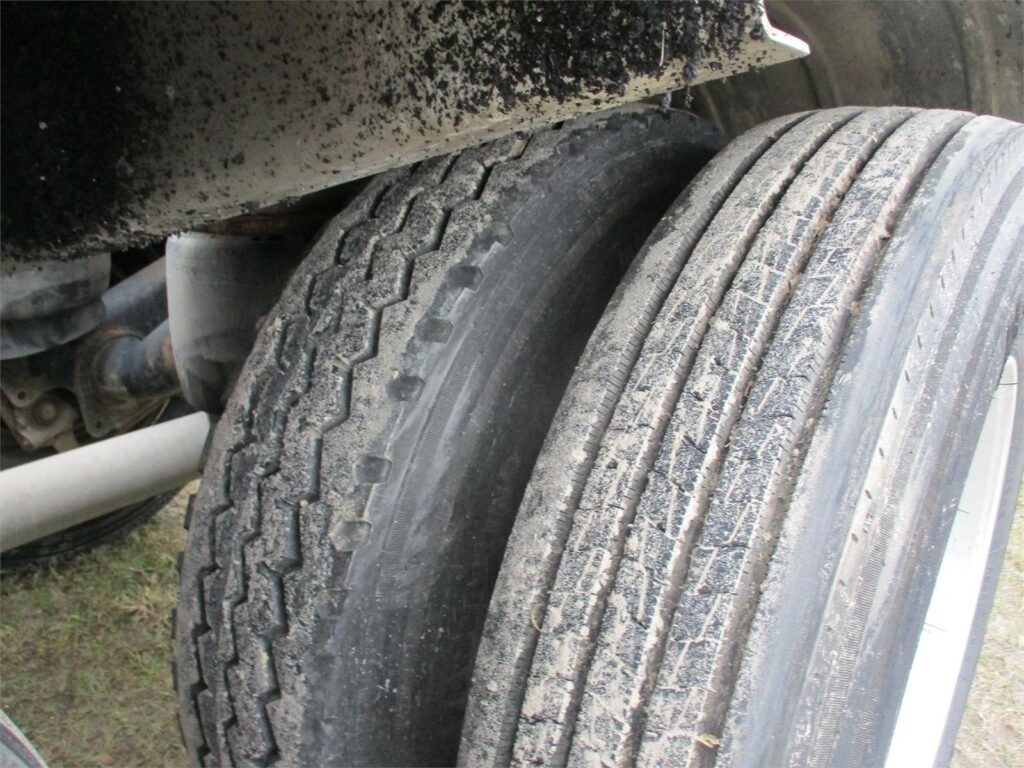 2019 Southern Welding ALUMINUM 1000 CUBIC FT PNEUMATIC TANKER