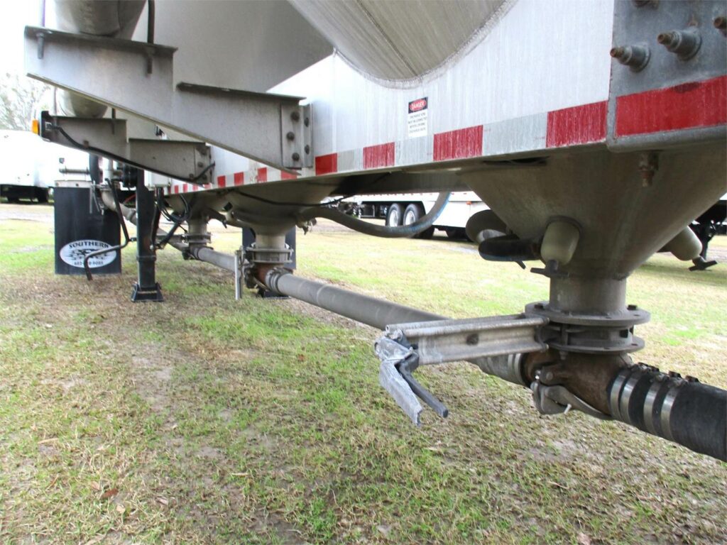 2019 Southern Welding ALUMINUM 1000 CUBIC FT PNEUMATIC TANKER