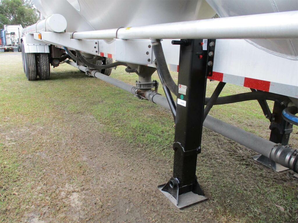 2019 Southern Welding ALUMINUM 1000 CUBIC FT PNEUMATIC TANKER