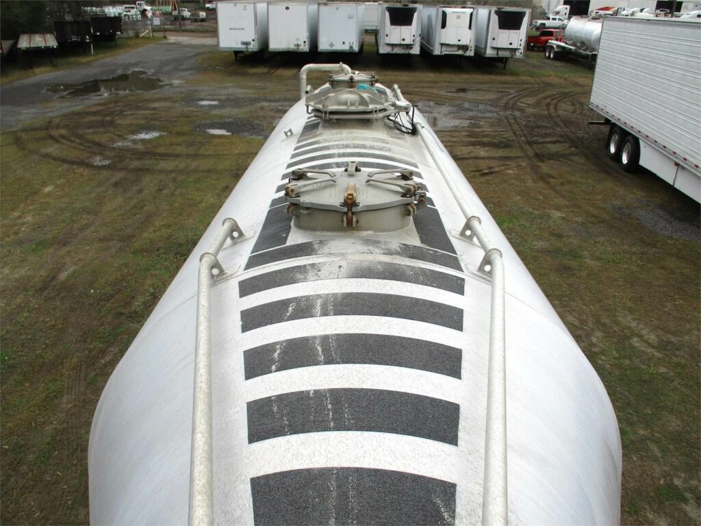 2019 Southern Welding ALUMINUM 1000 CUBIC FT PNEUMATIC TANKER