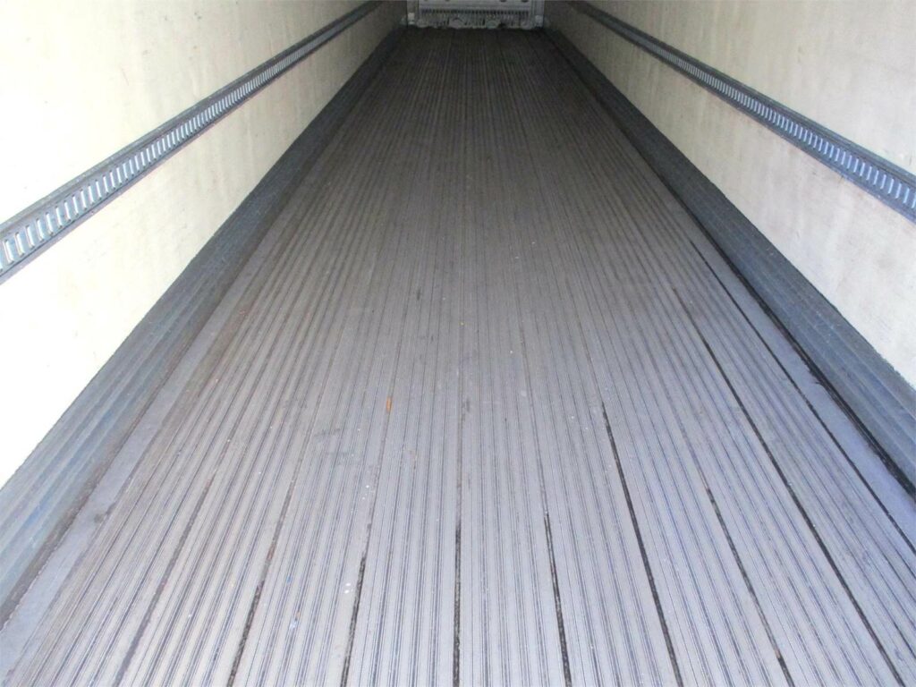 2008 UTILITY 53×102