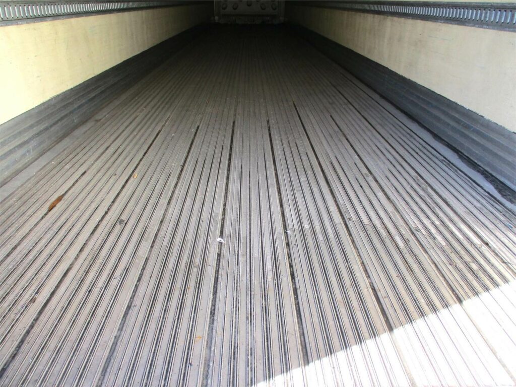 2008 UTILITY 53×102