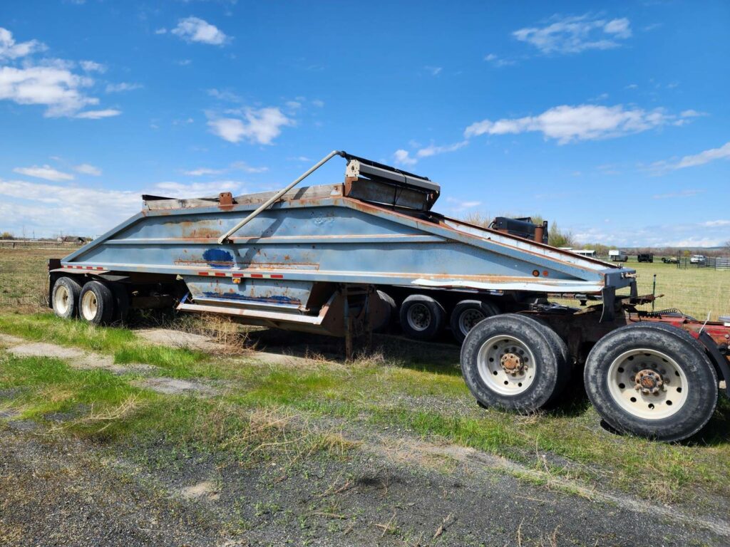 1993 Load King 2060-40-2 Belly Dump Trailer