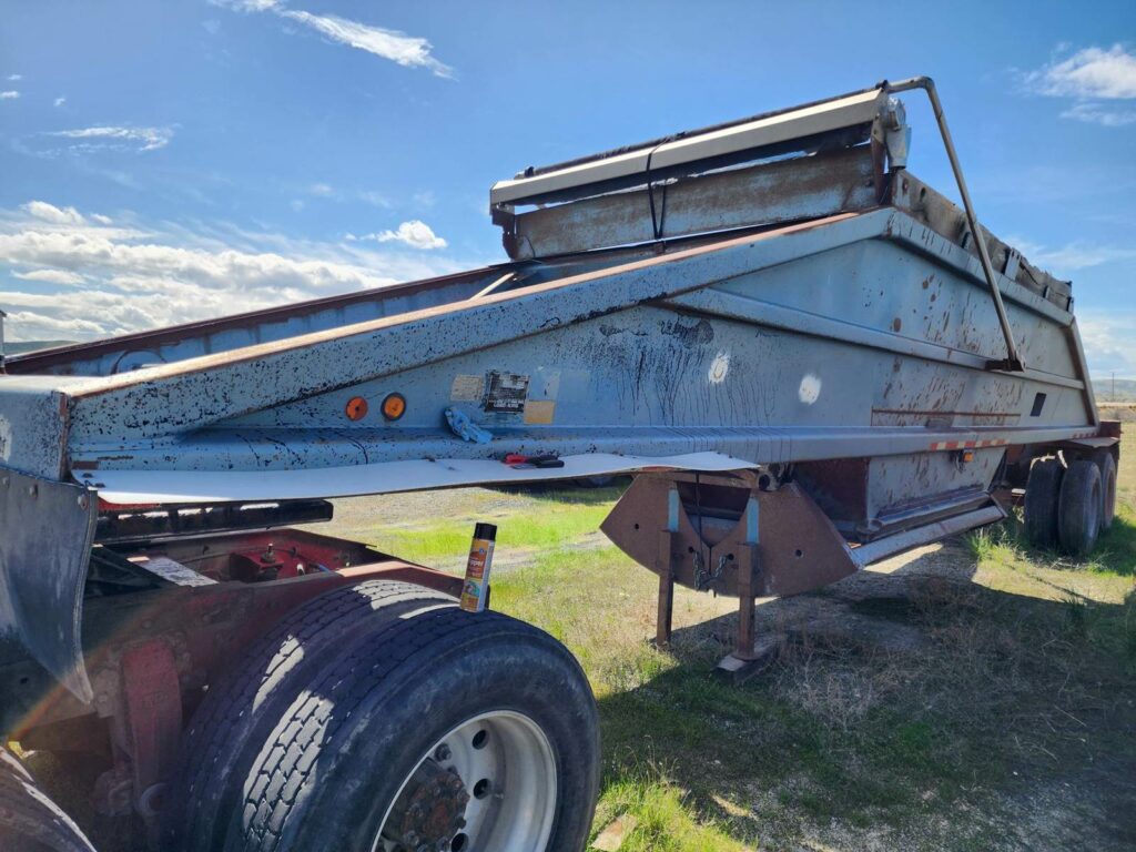 1993 Load King 2060-40-2 Belly Dump Trailer