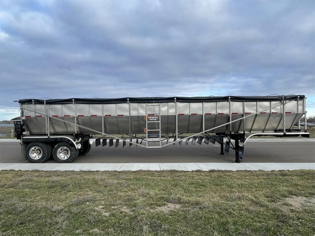 2024 BTR 44ft Tandem Axle Stainless Steel Belt Trailer – Air Ride, Fixed Axle