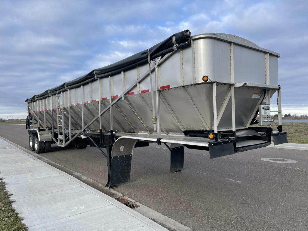 2024 BTR 44ft Tandem Axle Stainless Steel Belt Trailer – Air Ride, Fixed Axle