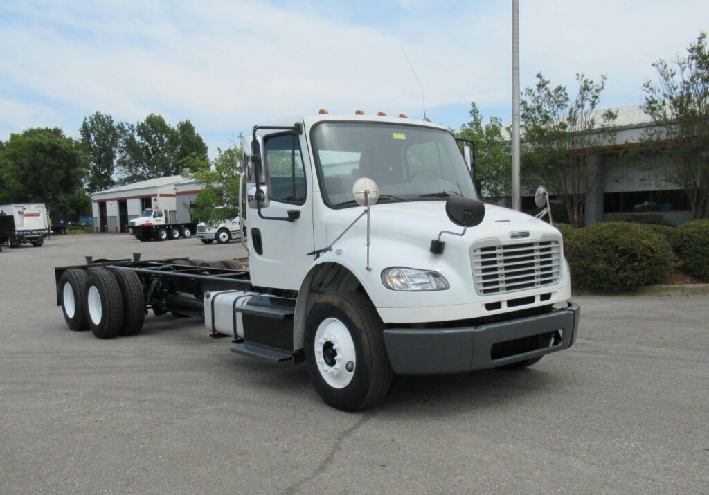 2015 Freightliner M2 106 Tandem Axle Cab & Chassis Truck – Cummins, 310HP, 9 Speed Manual