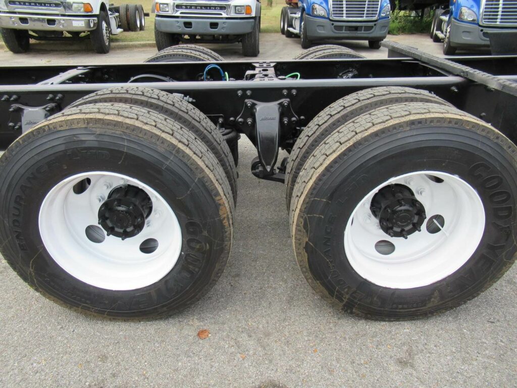 2015 Freightliner M2 106 Tandem Axle Cab & Chassis Truck – Cummins, 310HP, 9 Speed Manual