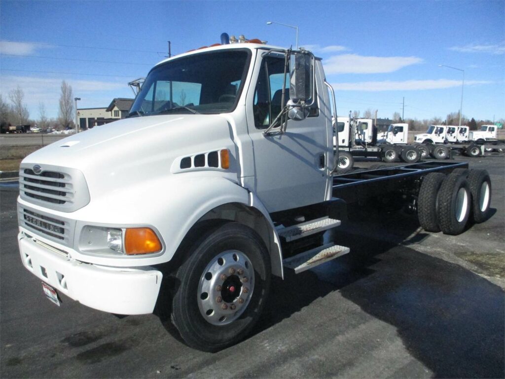 2007 Sterling Acterra Single Axle Cab & Chassis Truck – Caterpillar, 300HP, Automatic