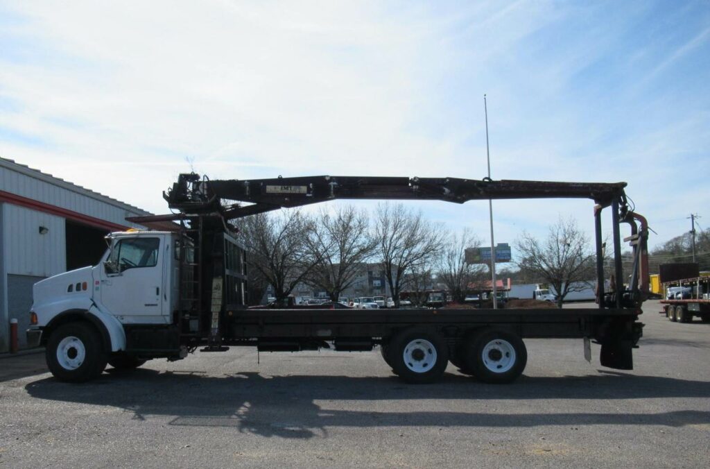 2004 Sterling LT9513 Crane Truck – 2003 IMT 16000SII Knuckle Boom Crane, 8Ll