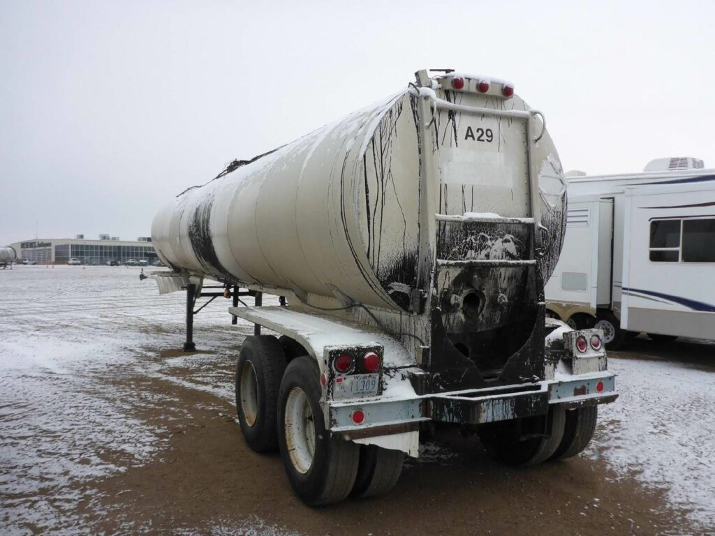 1965 MOSER 7000 GAL Crude Oil Tank Trailer