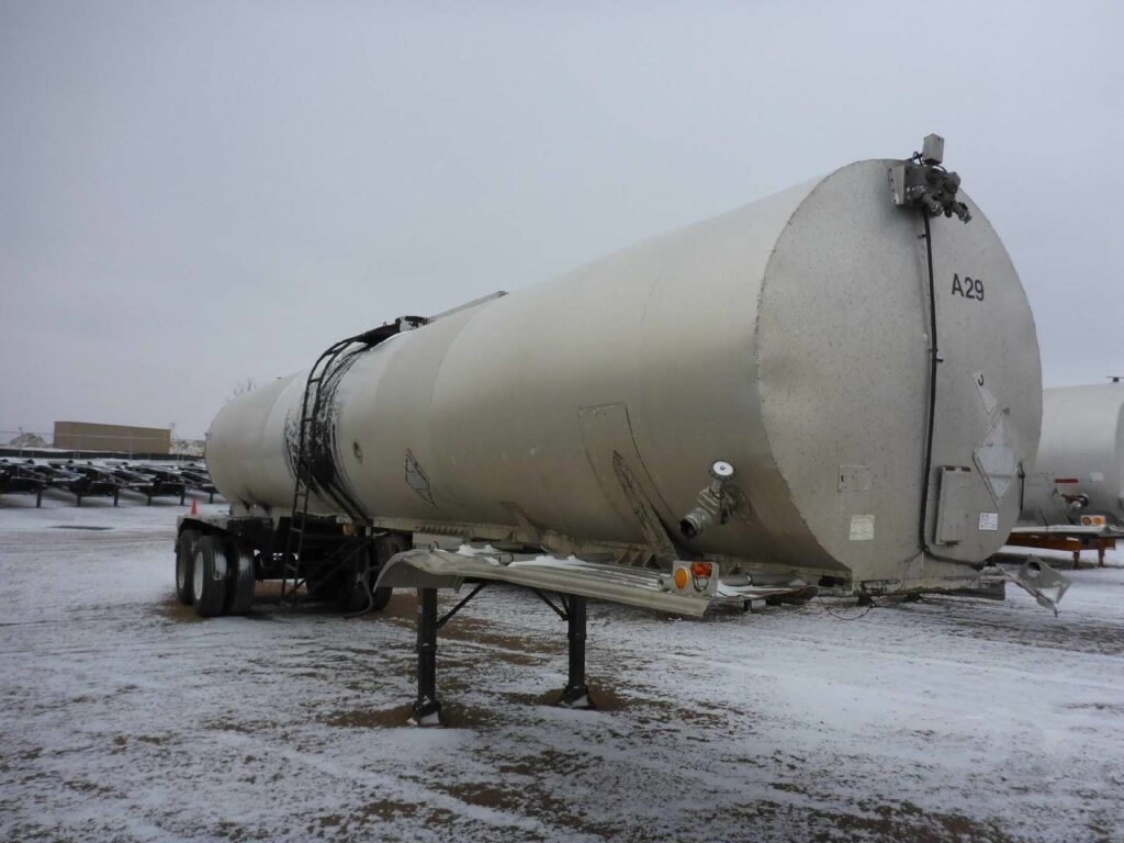 1965 MOSER 7000 GAL Crude Oil Tank Trailer