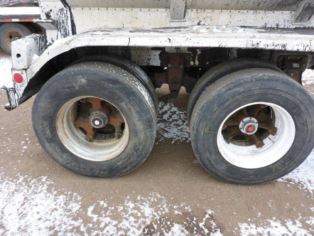 1965 MOSER 7000 GAL Crude Oil Tank Trailer