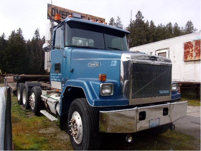 1991 Autocar Constructor Day Cab Truck w / GVWR of 58,000 LBS