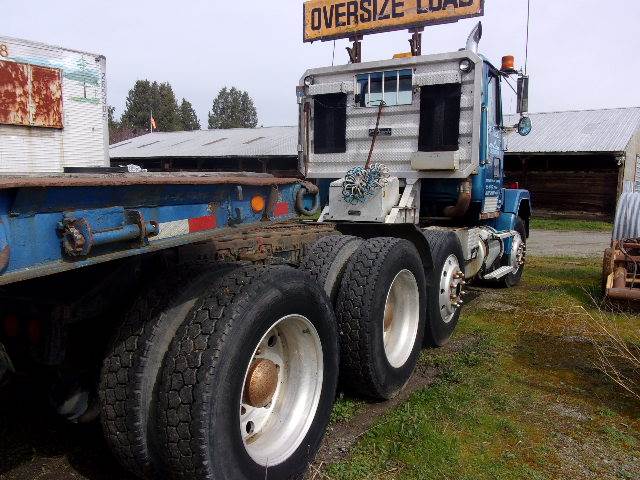 1991 Autocar Constructor Day Cab Truck w / GVWR of 58,000 LBS