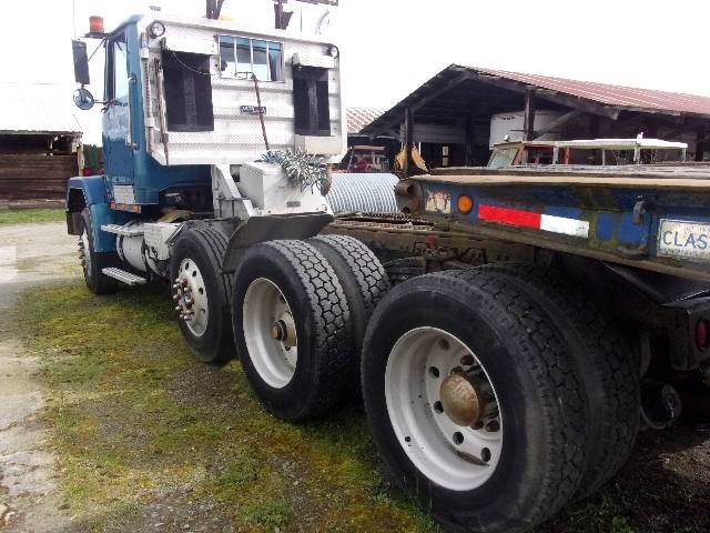 1991 Autocar Constructor Day Cab Truck w / GVWR of 58,000 LBS