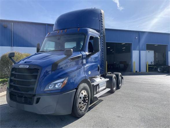 2020 Freightliner Cascadia 116 Day Cab Truck – Detroit 410HP